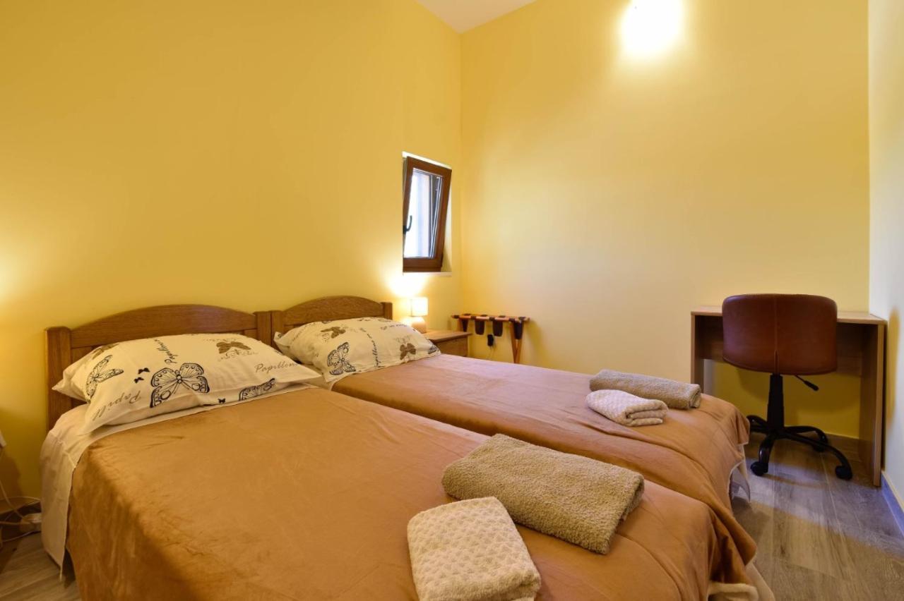 With Swimming Pool, Wellness, Extra And Horses * Vrlika