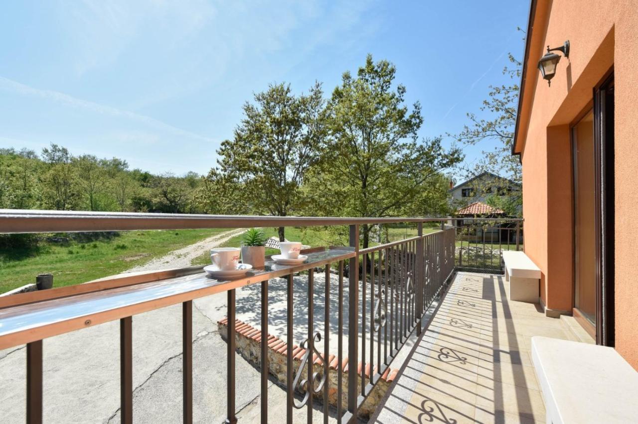 Villa With Swimming Pool, Wellness, Extra And Horses Vrlika
