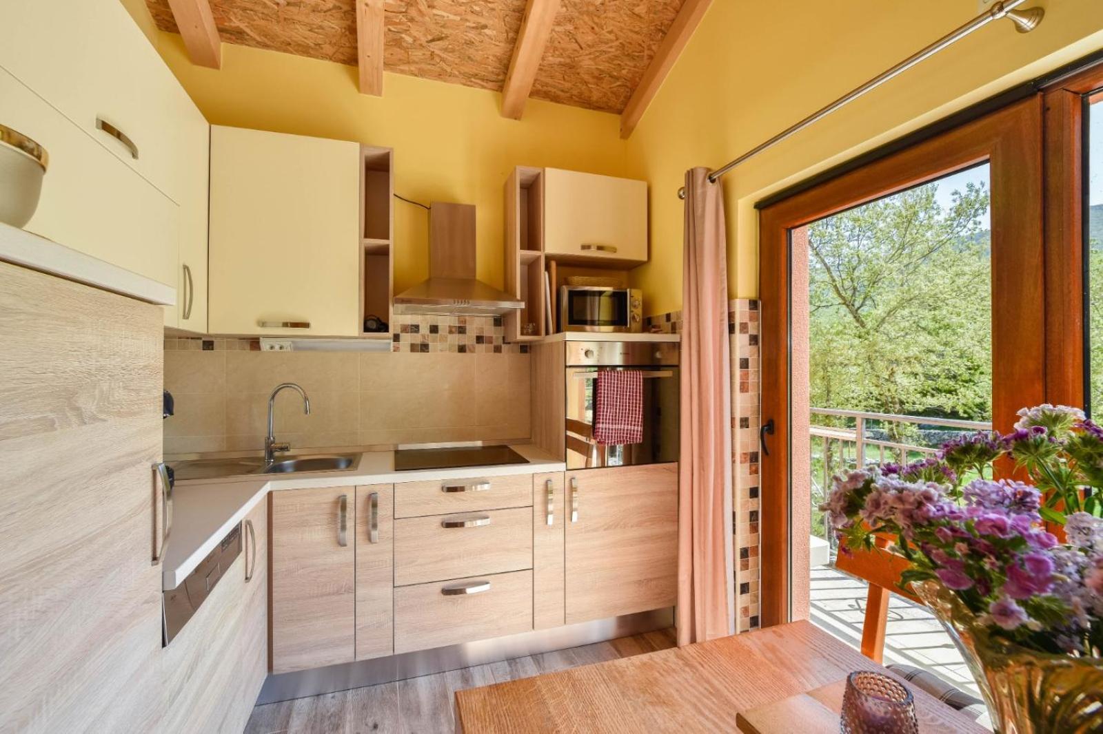 Villa With Swimming Pool, Wellness, Extra And Horses Vrlika