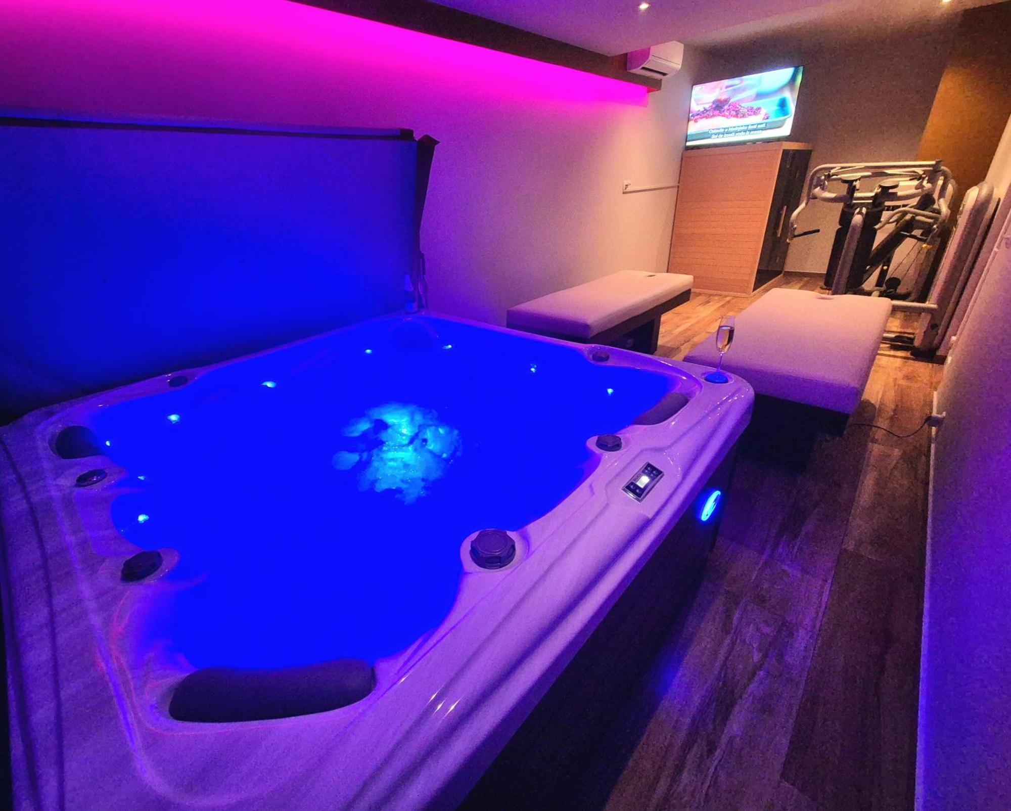 With Swimming Pool, Wellness, Extra And Horses * Vrlika