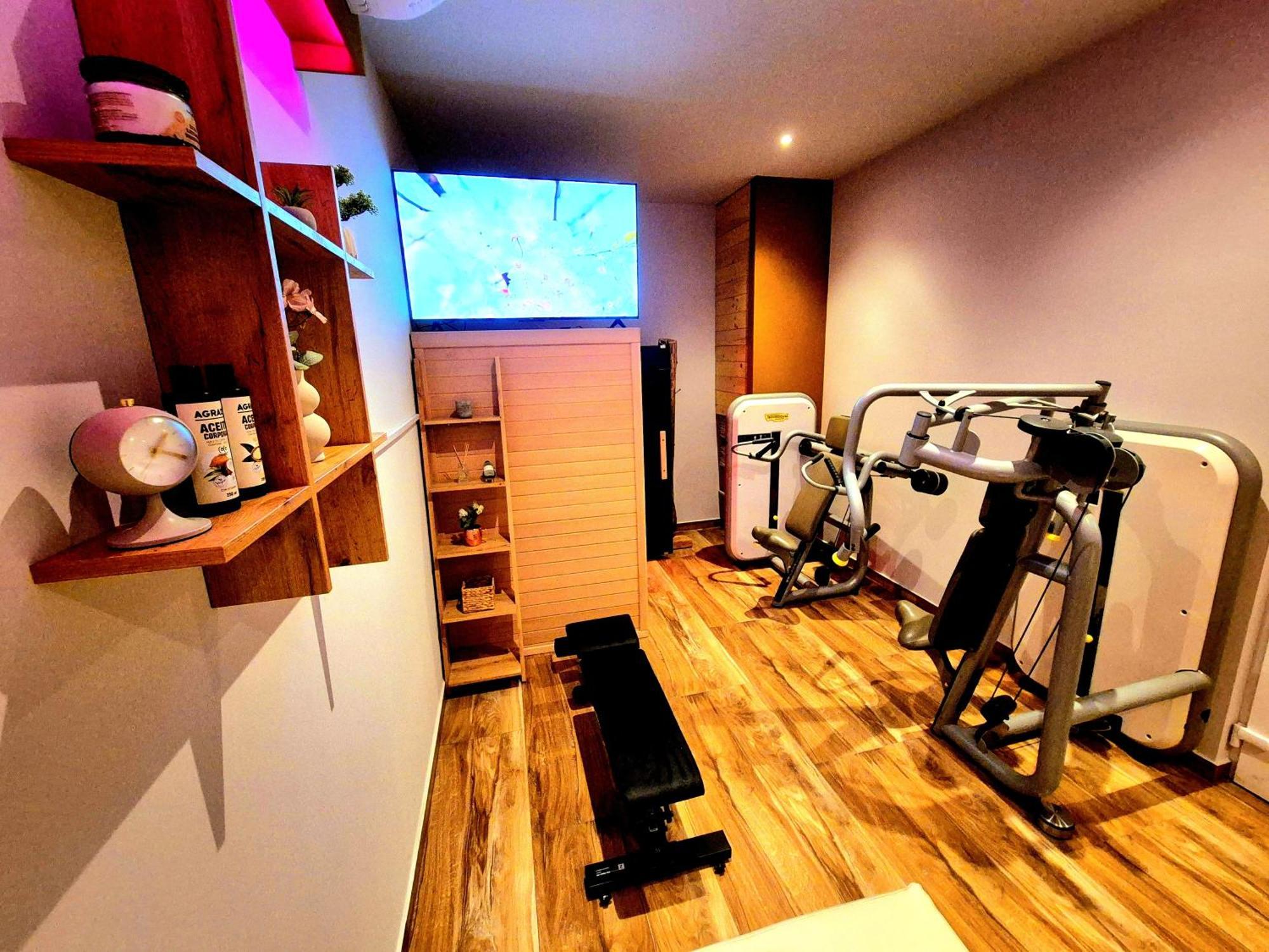 Villa With Swimming Pool, Wellness, Extra And Horses